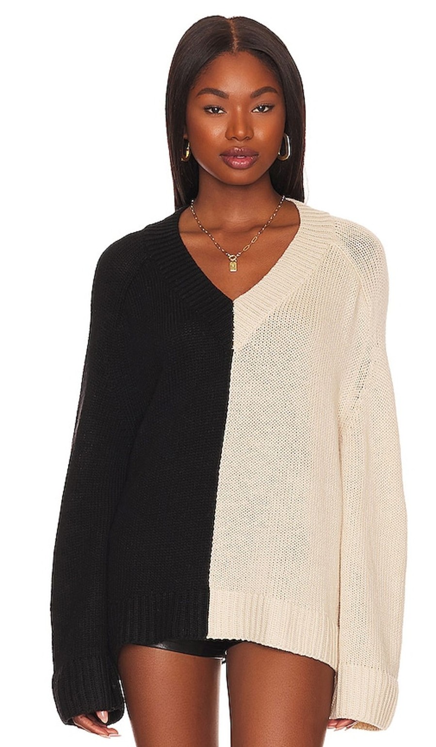 Clothes Lovers and Friends | Earlene Color Block V Neck Black & Ivory